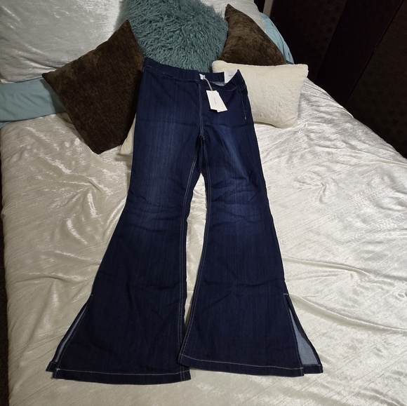 Cello Denim - Women's Flared Blue Jeans With Slits By Cello Size XL NWT